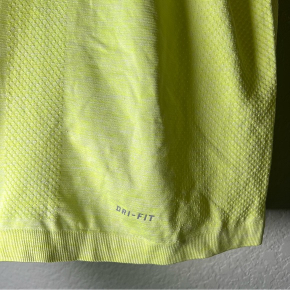 Nike Dri-Fit Women’s Workout Running Strappy Tank Top Size Small Neon Yellow - Picture 5 of 7